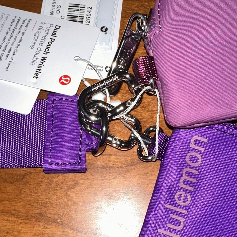 Lululemon Dual Pouch Wristlet in Lavender & Purple NWT - Picture 4 of 10